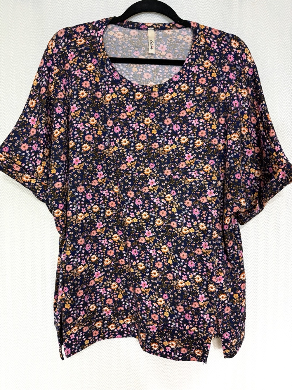 Celeste Floral Scoop-Neck Women's Top in Navy with Pink & Gold Flowers Size 1X